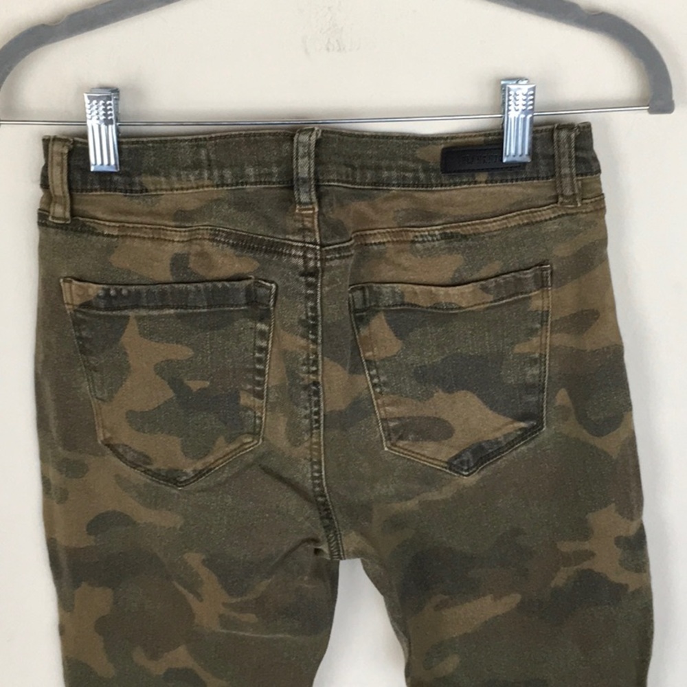 Blank NYC Camo Ankle Jeans - Picture 5 of 6